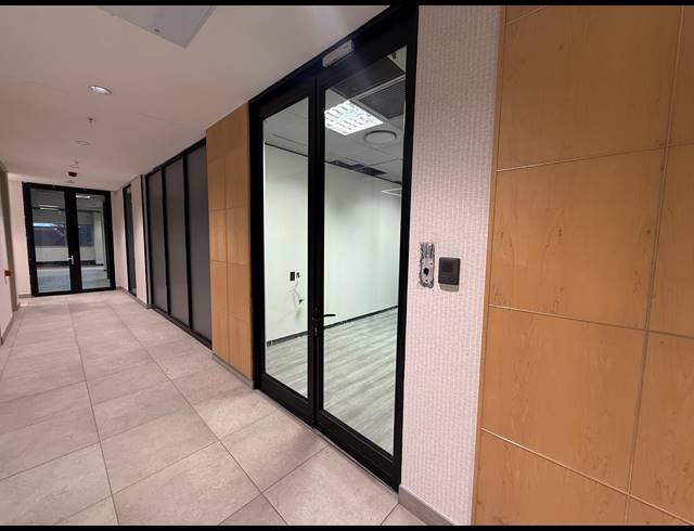 1,465M² OFFICE TO LET IN ROSEBANK